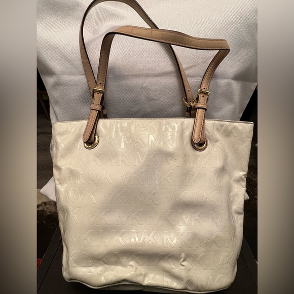 Michael Kors Handbags - Michael Kors tote bag